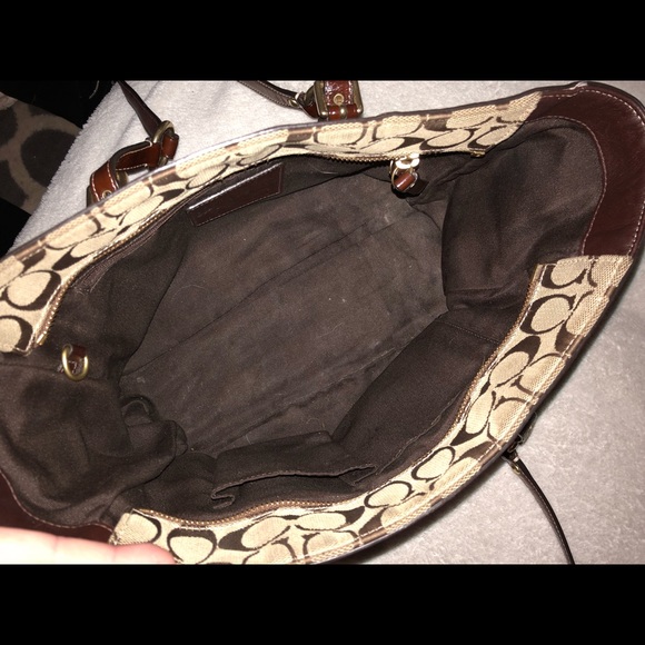 Coach purse!!! Everything must go! - Picture 4 of 4